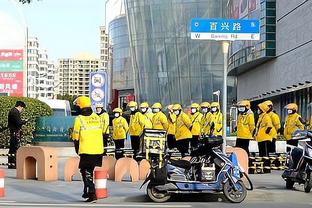 战犯表现！于帕数据：替补登场染红，5次对抗0成功，评分全场最低